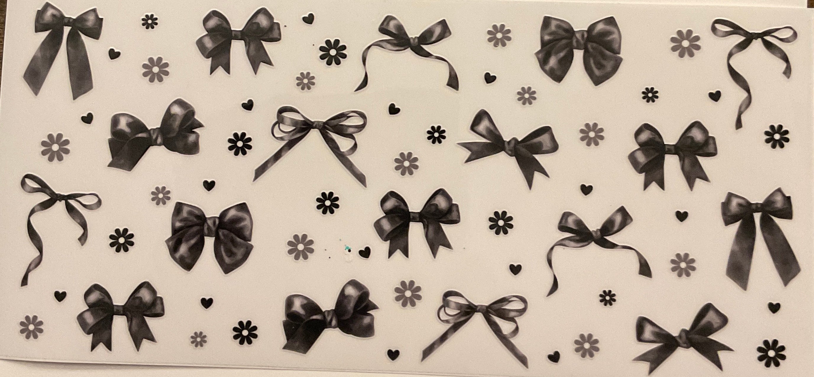 40 108-40oz B&W Bows & Flowers